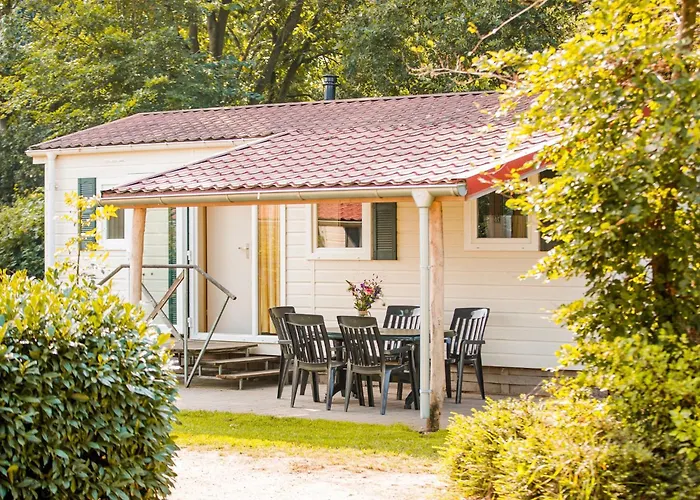 Chalet By Leukermeer Waterside Well (Limburg)