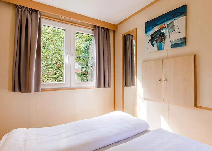 By Leukermeer Waterside Well (Limburg)