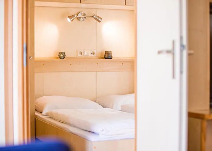 By Leukermeer Waterside Chalet