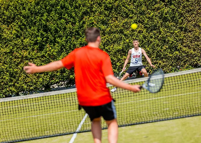 By Leukermeer Waterside Chalet