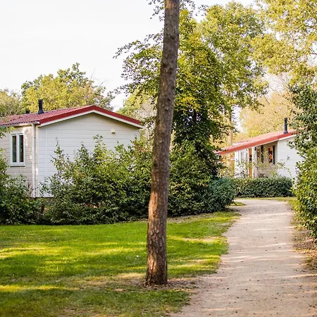 By Leukermeer Waterside Alpehytte Well (Limburg)