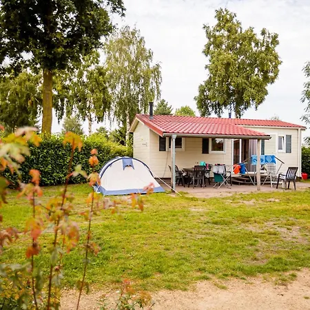 Alpehytte By Leukermeer Waterside *