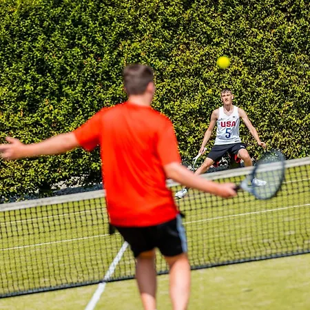 By Leukermeer Waterside Alpehytte