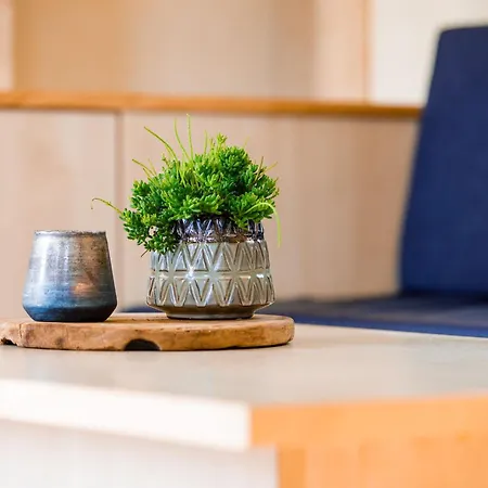 By Leukermeer Waterside Alpehytte *